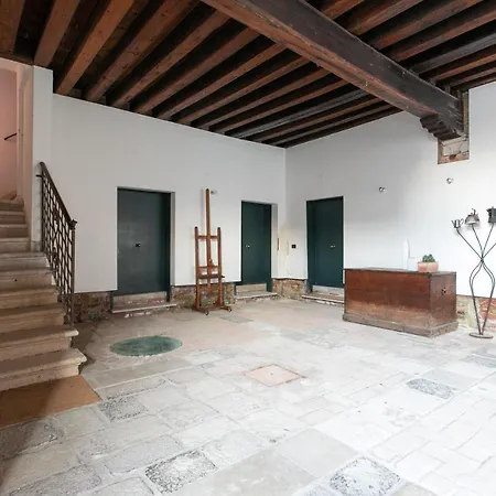 Canaletto Apartment *