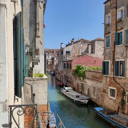 Canaletto Apartment